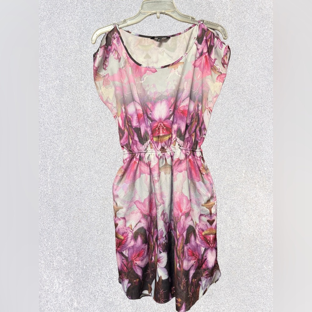 Express Size XS Kneehigh Dress Exposed Shoulders Stain Free
